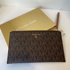 MICHAEL MICHAEL KORS Jet Set Large Logo Wristlet NWT